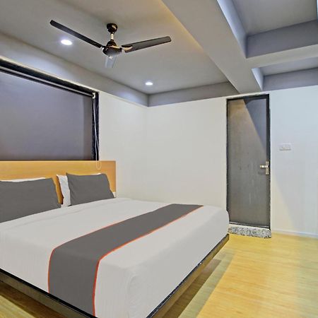 Collection O De'Pearl Hotel 수라트 외부 사진